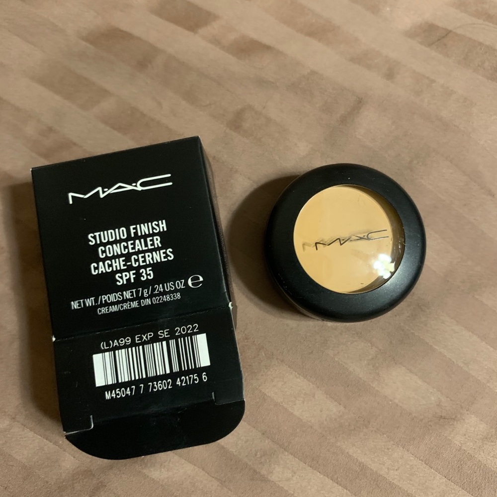 Mac concealer - New - NC25